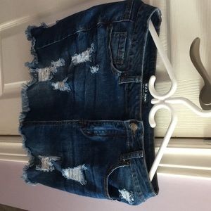 I am selling a Jean skirt from wax jeans Los Angeles